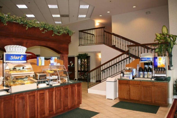 Holiday Inn Express Hotel And Suites Corinth image 3