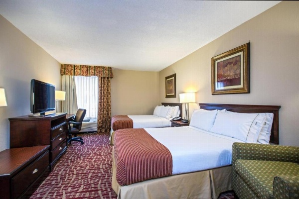 Holiday Inn Express Hotel And Suites Corinth image 6